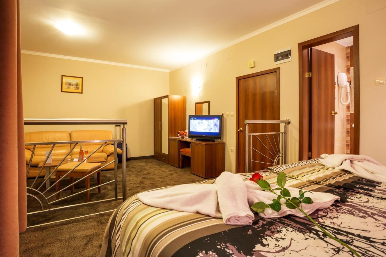 Family Hotel Romantika Velingrad Exterior foto